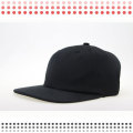 Snapback com tampas de alça de couro de bordado